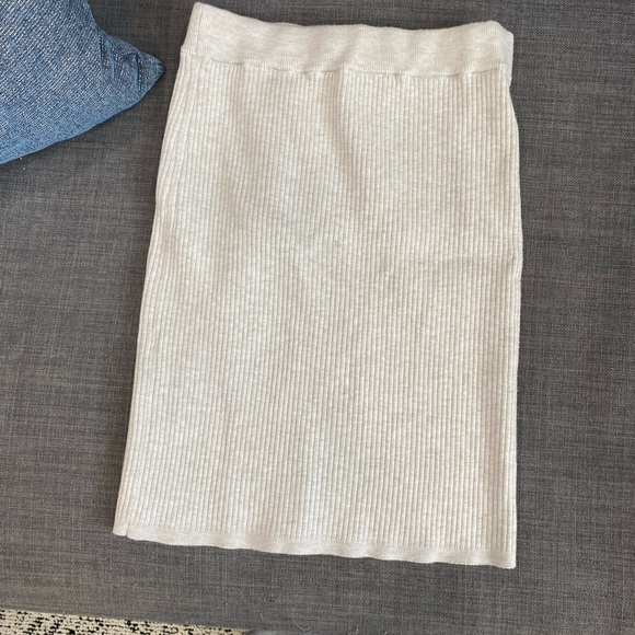 Ariztia Mini Skirt - Picture 2 of 3